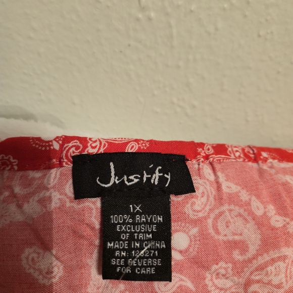 JUSTIFY Bandana V Neck Cami Tank Faux Wrap Button Front Top Red Paisley Size 1X - Picture 10 of 10